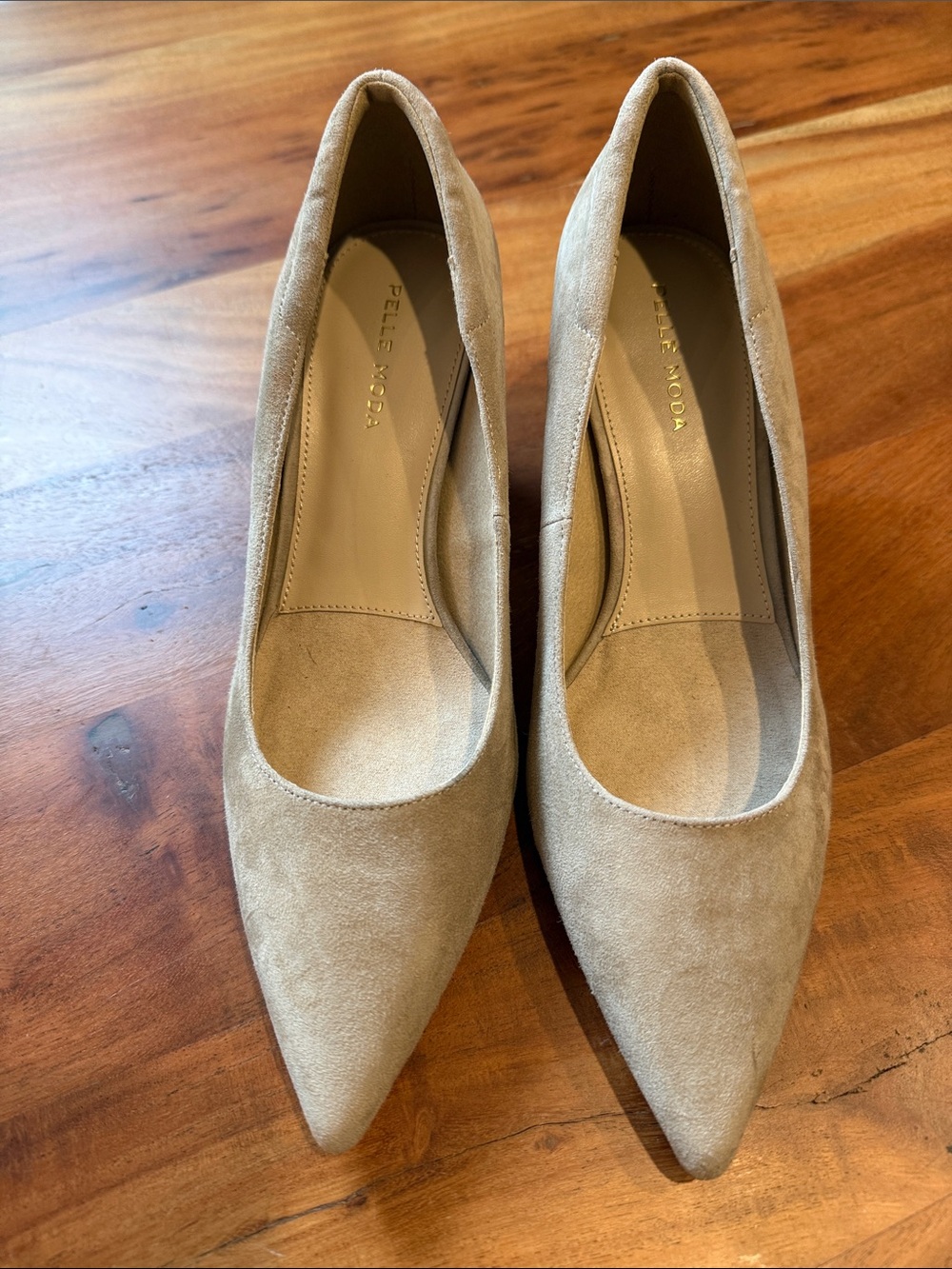 Pelle Moda Gray Suede Pointed-Toe Pumps, 9.5